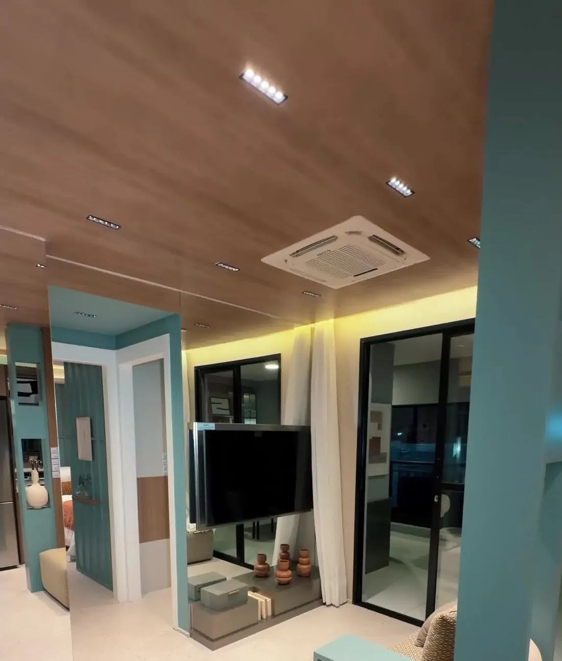 Sala de estar integrada do apartamento decorado do lançamento na Zona Sul de São Paulo